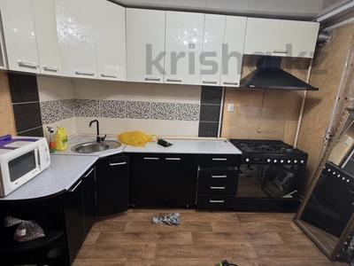 3-комнатная квартира · 65 м² · 2/5 этаж, Водник 2 73 за 200 000 〒 в Боралдае (Бурундай), мкр Водник-2