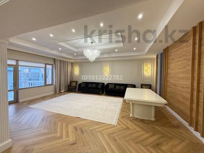 Отдельный дом · 4 комнаты · 200 м², мкр Кунгей , Игилик бия 70 за 3 млн ₸ в Караганде, Казыбек би р-н