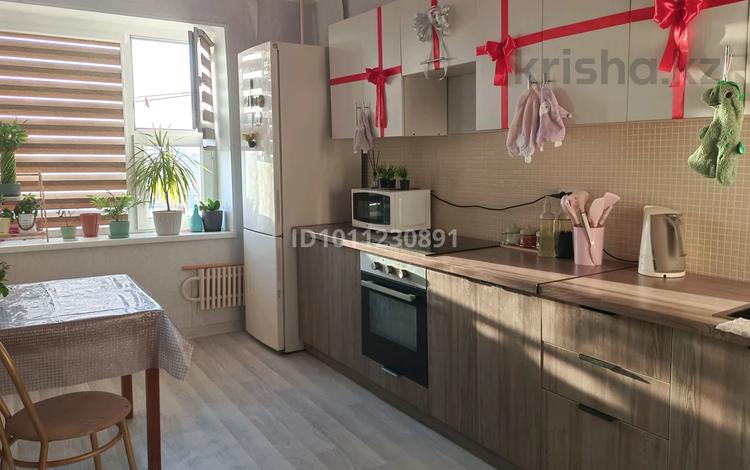 3 бөлме · 100 м² · 8/10 қабат, 12-ш/а. 34, бағасы: 45 000 ₸ в Актау, 12-й мкр — фото 2