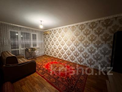 2-комнатная квартира · 50 м² · 5/5 этаж, мкр 8, 101 стрелкой бригады 13 — 101 стр бригады и Жубанова за 16.5 млн 〒 в Актобе