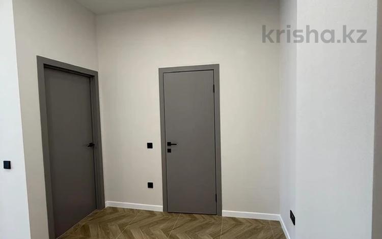 2-комнатная квартира · 42 м² · 9/12 этаж, Е-36-ГОРЯЧКА 6 за 28 млн ₸ в Астане, Нура р-н — фото 3