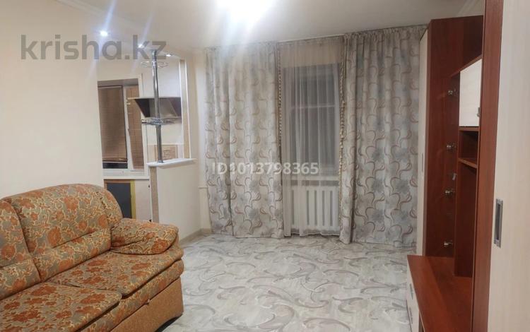 2-комнатная квартира · 48 м² · 1/5 этаж, Пришахтинск, 22й микрорайон 19 — Зелинского за 140 000 ₸ в Караганде, Алихана Бокейханова р-н — фото 2