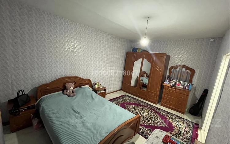 3-комнатная квартира · 66.6 м², Центральная 1/1 1 — Находится сзади больницы за 8 млн ₸ в Семее — фото 2