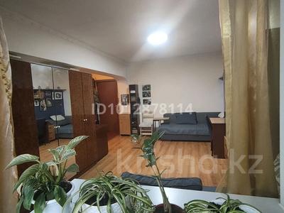 1-бөлмелі пәтер · 35 м² · 5/5 қабат, мкр Самал-3, Байжанова 111/4 — Омарова, бағасы: 40 млн ₸ в Алматы, Медеуский р-н
