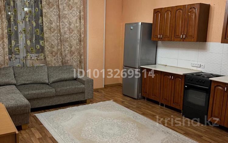 2-комнатная квартира · 60 м² · 6/17 этаж, мкр Юго-Восток, Бауыржана Момышулы 28 за 190 000 ₸ в Караганде, Казыбек би р-н — фото 2