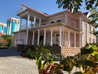 Отдельный дом · 15 комнат · 553 м², Сарайшык 14/1 за 5.5 млн 〒 в Астане, Есильский р-н