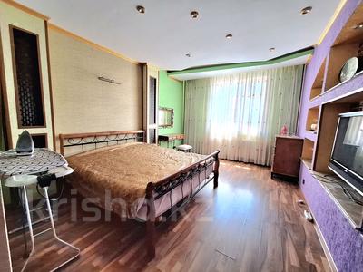 3-комнатная квартира · 100 м² · 4/12 этаж, Мауленова — Сейфуллина за 400 000 ₸ в Алматы, Алмалинский р-н