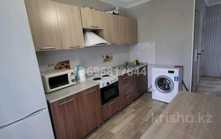 2-комнатная квартира, 54 м², 3/9 этаж помесячно, Виноградова 29 — Около парка 