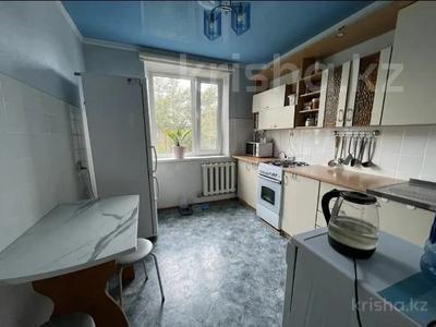 3-комнатная квартира, 64.2 м², 5/5 этаж, Проспект Металлургов за 13.5 млн 〒 в Темиртау