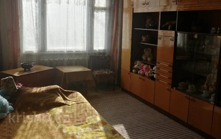 3-комнатная квартира, 65 м², 5/5 этаж, Утепова 13 за 24 млн 〒 в Усть-Каменогорске — фото 2