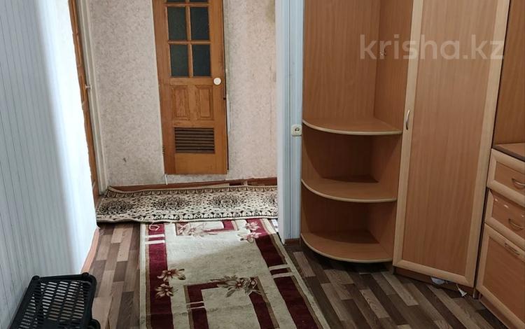 3-комнатная квартира · 66 м² · 9/10 этаж, Голубые пруды 4 за 200 000 ₸ в Караганде — фото 2