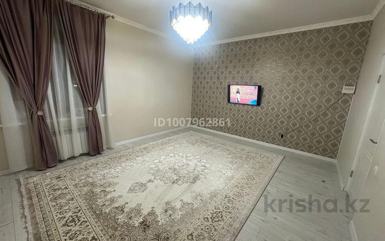 2-комнатная квартира · 80 м² · 2/5 этаж, мкр Нурсая, Абілхайыр хан 66 1 за 34 млн ₸ в Атырау — фото 2