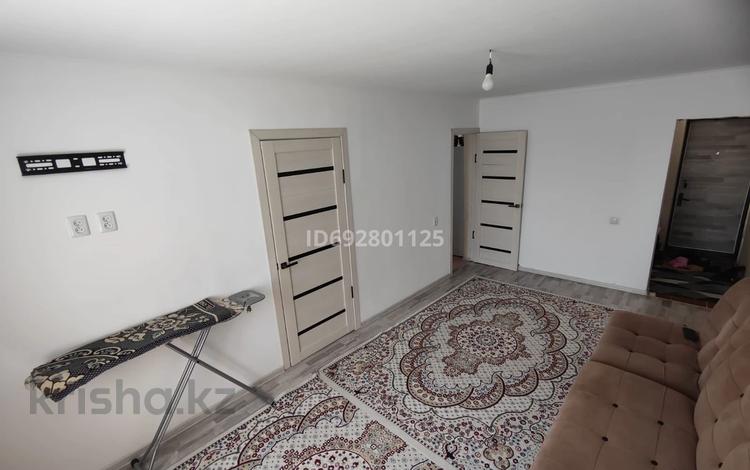 2-комнатная квартира, 41 м², 1/4 этаж, Аккозиева 14 за 11 млн 〒 в Таразе — фото 2