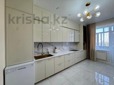3-бөлмелі пәтер · 156.5 м² · 4/12 қабат, проспект Алии Молдагуловой, бағасы: 68 млн ₸ в Актобе