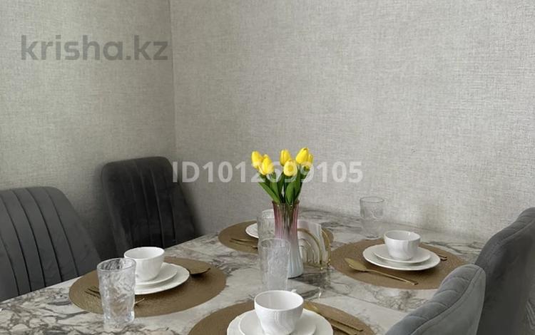 3-бөлмелі пәтер · 90 м² · 3/5 қабат, Бульвар Абая 53В — Кафе Аргын,Кенсарай, бағасы: 40 000 ₸ в  — фото 7
