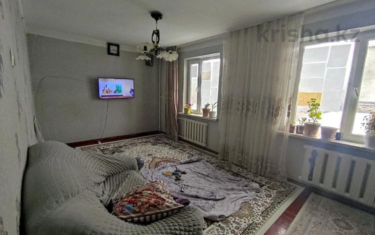 3-комнатная квартира, 55 м², 3/5 этаж, Самал мкр за 14 млн 〒 в Талдыкоргане, мкр Самал — фото 2