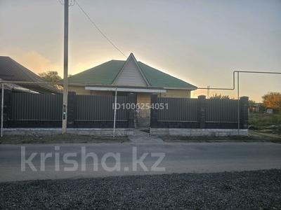 Отдельный дом · 5 комнат · 169 м², Исахметова 14 В — Детская региональная больница за 700 000 〒 в 