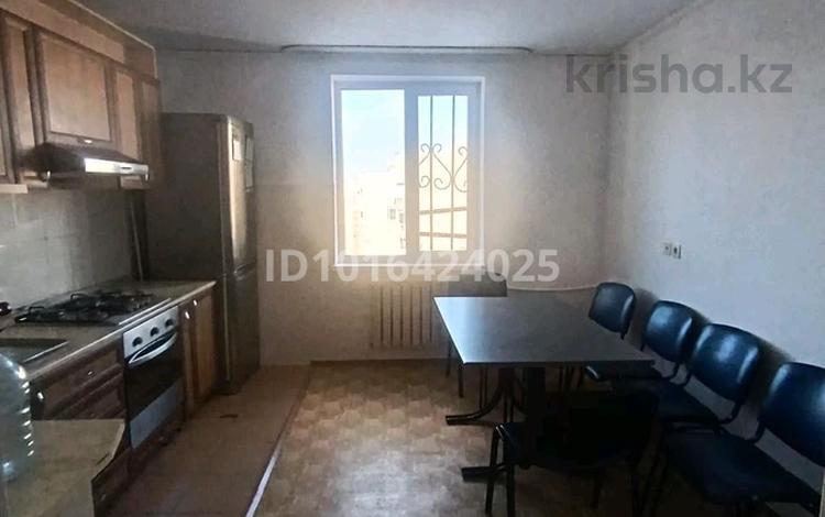 2-комнатная квартира · 76 м² · 10/10 этаж, Набережная 86 — Набережная 86 дом за 140 000 ₸ в Актобе, мкр. Курмыш — фото 2