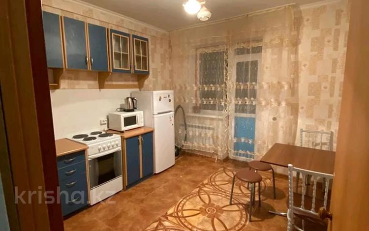 1-комнатная квартира, 40 м², 12/12 этаж помесячно, Культегина 5 за 130 000 〒 в Астане, Есильский р-н — фото 2