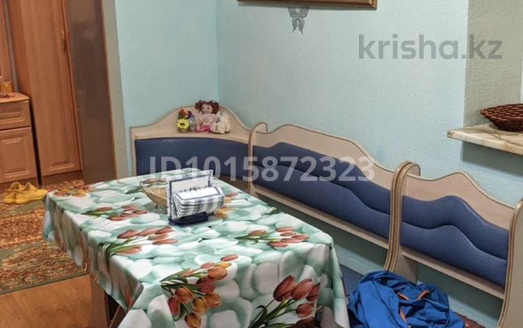 3-комнатная квартира · 68 м² · 2/4 этаж, Байсеитова 12 за 180 000 ₸ в Балхаше — фото 2