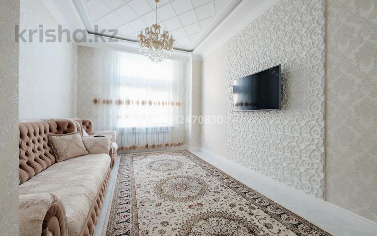 2-комнатная квартира · 70 м² · 12/22 этаж, Динмухаммед Кунаев 12 за 280 000 ₸ в Астане, Есильский р-н — фото 2