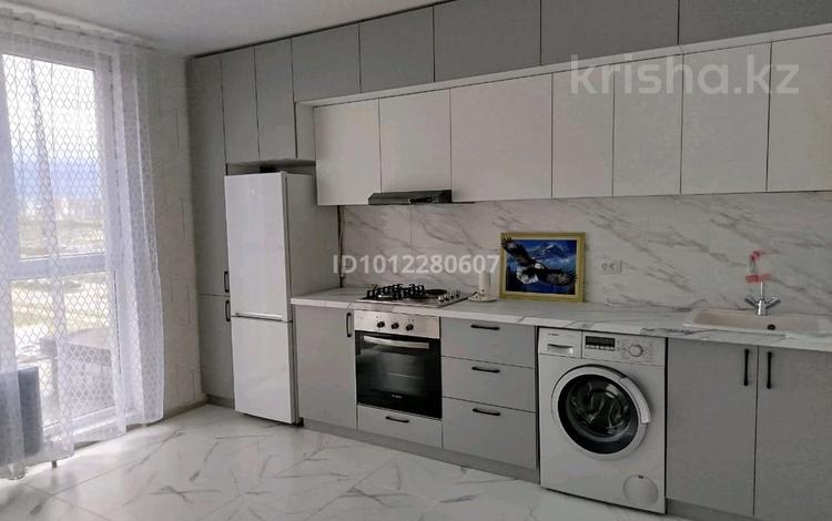 2-комнатная квартира · 62 м² · 6/9 этаж, мкр Шугыла, Жунисова за 250 000 ₸ в Алматы, Наурызбайский р-н — фото 2