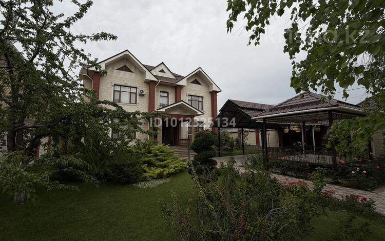 Жеке үй · 7 бөлме · 326 м² · 10 сот., мкр Самал-2 22 — Байтурсунова Анар Аже, бағасы: 250 млн ₸ в Шымкенте, Абайский р-н — фото 2
