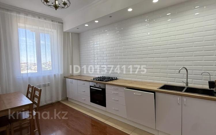2-комнатная квартира · 80 м² · 8/9 этаж, Валиханова 13-21 — Валиханова за 350 000 ₸ в Атырау — фото 2