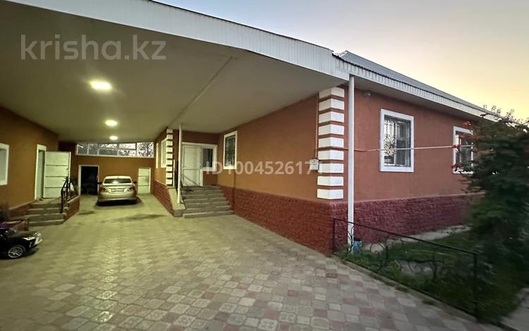 Отдельный дом · 6 комнат · 200 м² · 15 сот., мкр Шайкорык за 42 млн ₸ в Таразе — фото 2
