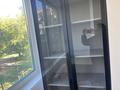 1-бөлмелі пәтер · 44 м² · 2/5 қабат, мкр Михайловка , Аманжолова, бағасы: 27 млн ₸ в Караганде, Казыбек би р-н — фото 9