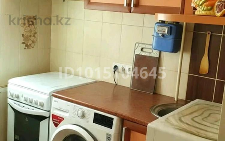 3-бөлмелі пәтер · 62 м² · 1/5 қабат, Самал ш/а. 40, бағасы: 150 000 ₸ в Таразе, мкр Самал — фото 2