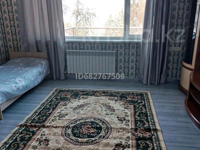 1 комната · 20 м² · 2/2 этаж, мкр Коктобе 1 — Трофимова за 80 000 〒 в Алматы, Медеуский р-н