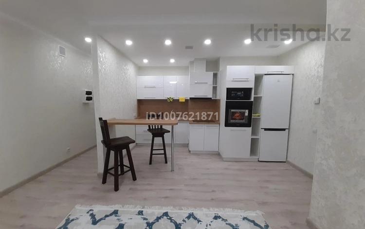 1-комнатная квартира · 55 м² · 20/24 этаж, 15-й мкр 69 за 200 000 ₸ в Актау — фото 2