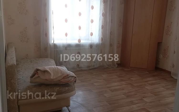 2-комнатная квартира, 44 м², 3/5 этаж, Муткенова — областной больницы за 9.5 млн 〒 в Павлодаре — фото 2