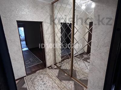 Отдельный дом · 5 комнат · 204 м² · 10 сот., мкр Кунгей , Жакана Смакова 14 за 88 млн 〒 в Караганде, Казыбек би р-н