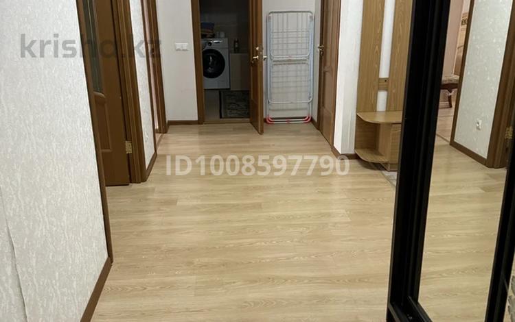 3-бөлмелі пәтер · 100 м² · 15/19 қабат, Иманбаевой 9 — Кенесары, бағасы: 300 000 ₸ в Астане, р-н Байконур — фото 2