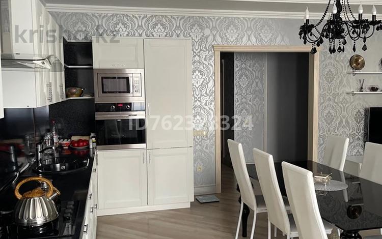 2-бөлмелі пәтер · 94.1 м² · 4/5 қабат, мкр. Алтын орда, Тауелсиздик 5, бағасы: 45 млн ₸ в Актобе — фото 2