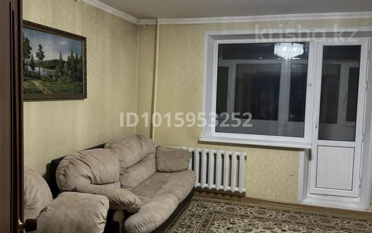 2-бөлмелі пәтер · 55 м² · 4/10 қабат, Юго-Восток ш/а., Сатыбалдина 11/2, бағасы: 180 000 ₸ в Караганде, Казыбек би р-н — фото 2