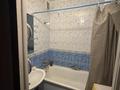 2-бөлмелі пәтер · 55 м² · 4/10 қабат, Юго-Восток ш/а., Сатыбалдина 11/2, бағасы: 180 000 ₸ в Караганде, Казыбек би р-н — фото 3