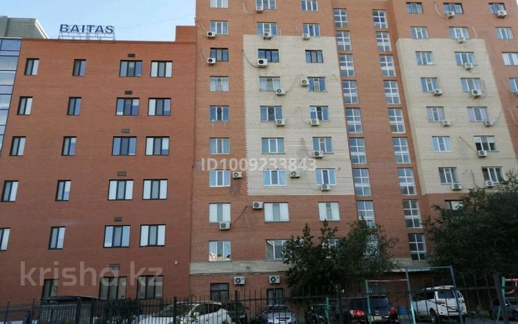 2-бөлмелі пәтер · 77 м² · 9/10 қабат, Махамбета 116г — Район Рахат, бағасы: 33 млн ₸ в Атырау — фото 2