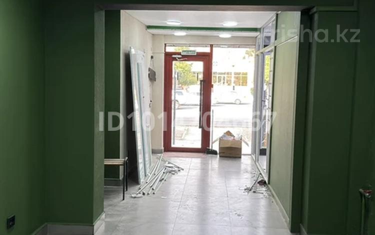 Магазины и бутики · 50 м² за 350 000 ₸ в Актау, 7-й мкр — фото 2