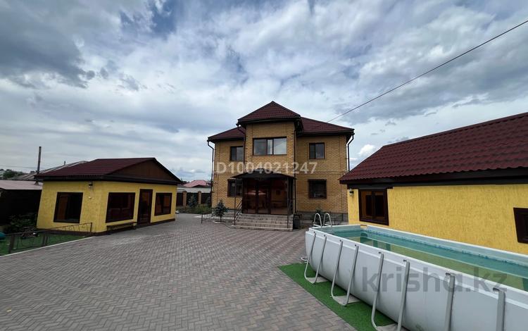Отдельный дом · 4 комнаты · 210 м² · 8 сот., Пристанская 25 — Дулатова пристанская за 185 млн 〒 в Семее — фото 2