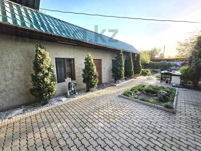 Отдельный дом · 5 комнат · 205 м² · 10.6 сот., мкр Айгерим-1, Тепличная 15 — Рыскулова за 95 млн ₸ в Алматы, Алатауский р-н