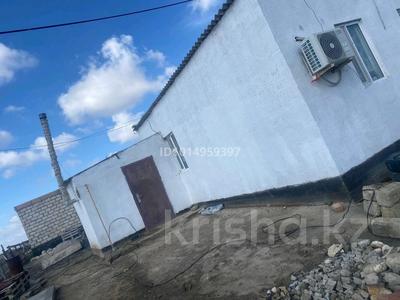 Отдельный дом · 4 комнаты · 100 м² · 8 сот., Мкр. Тасқала-3, Спектор 10а, 10а за 12 млн ₸ в Атырау