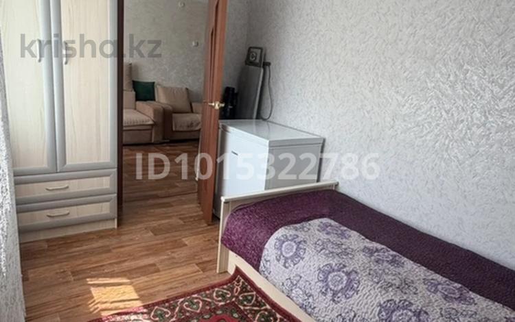 4-бөлмелі пәтер · 63 м² · 4/5 қабат, 14-шағынаудан 14, бағасы: 17.5 млн ₸ в Караганде, Алихана Бокейханова р-н — фото 2