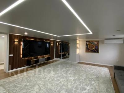 5-бөлмелі пәтер · 205 м² · 9/9 қабат, мкр Аксай-1А, бағасы: 89 млн ₸ в Алматы, Ауэзовский р-н