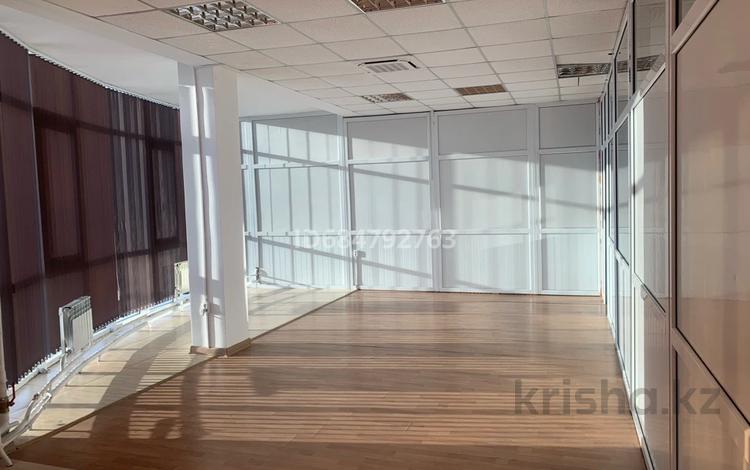 Офисы • 36 м² за 140 000 〒 в Усть-Каменогорске — фото 2
