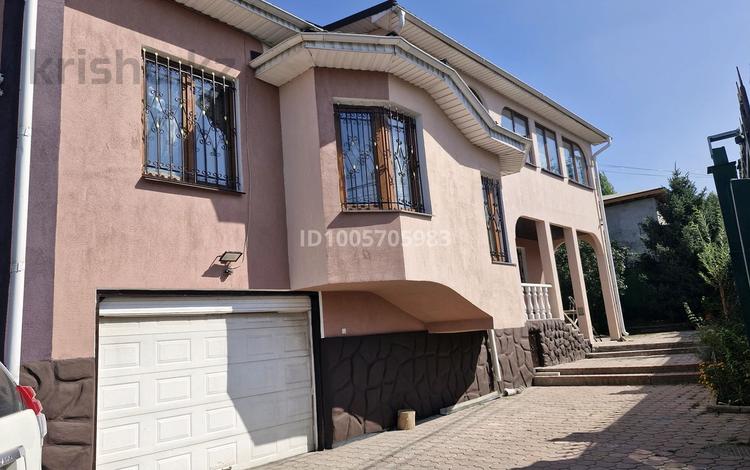 Отдельный дом · 12 комнат · 400 м², Ладушкина 120/14 — Жк Зеленая долина за 2 млн 〒 в Алматы, Медеуский р-н — фото 8