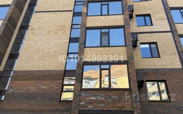 1-бөлмелі пәтер · 40.5 м² · 1/9 қабат, Алтын орда ш/а. 340/1, бағасы: 16.5 млн ₸ в Актобе, мкр. Алтын орда — фото 2