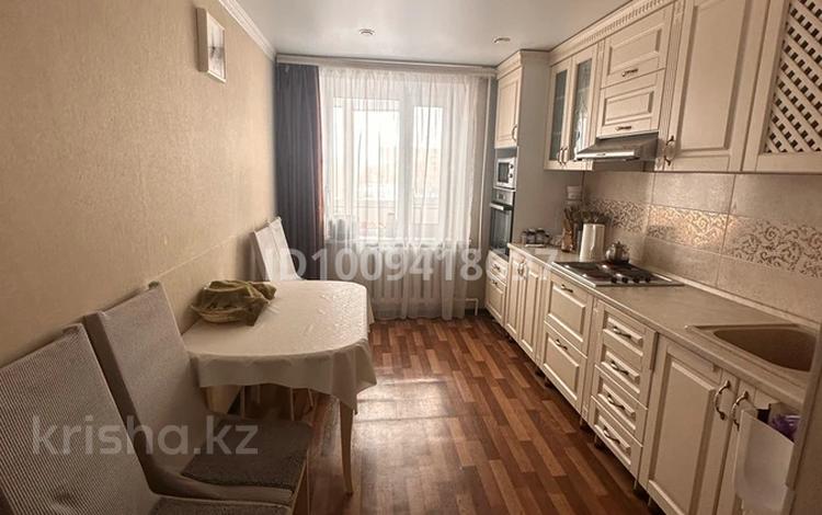 3-комнатная квартира · 64 м² · 5/9 этаж, Майкудук, Мкр Восток-3 17 за 20.5 млн ₸ в Караганде, Алихана Бокейханова р-н — фото 2